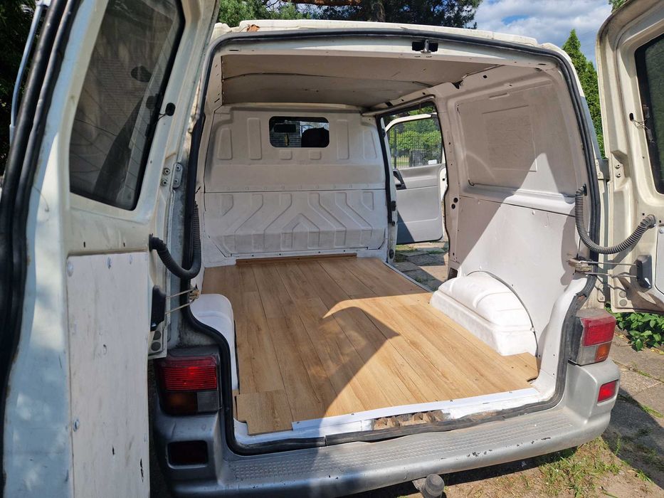 VW Transporter T4 1,9td 1998 Po blacharce progów - możliwa zamiana