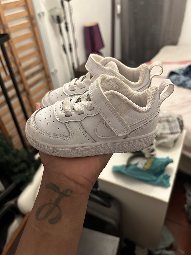 Tenis de bebe para vender pouco uso