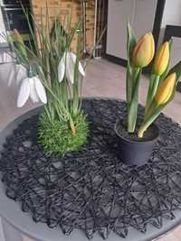 Sztuczne przebiśniegi i tulipany