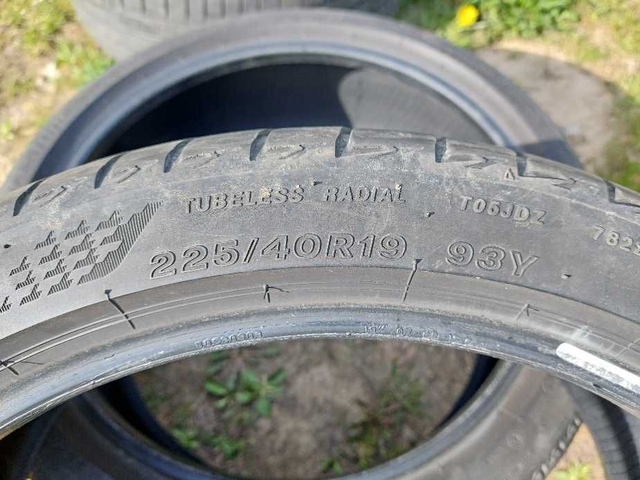 Opony letenie Bridgestone   225/40R19 4szt komplet