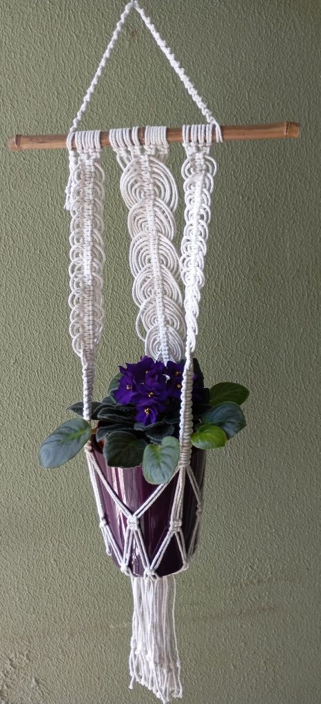 Suporte para vasos em macramé feito à mão