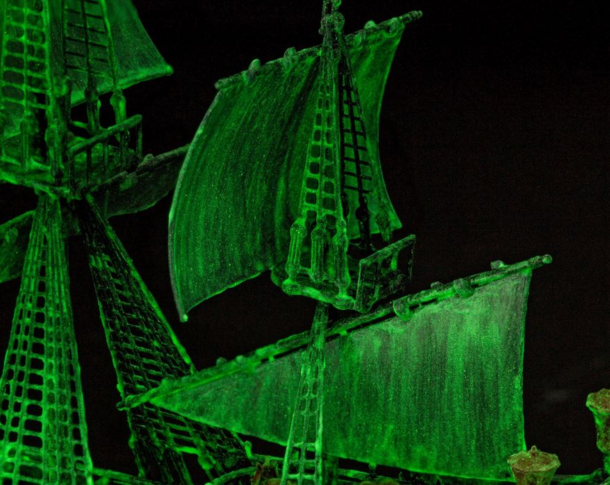 STATEK model 1/150 Revell 05435 GHOST SHIP (NIGHT COLOR