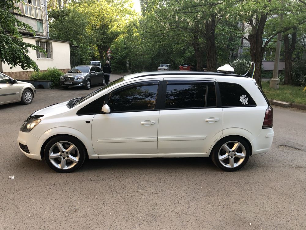 Opel Zafira B 1.9 cdti 120