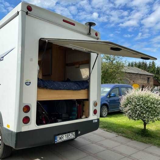 Samochód campingowy, camper Peugeot
Zabudowa marki Tikro - pół integra