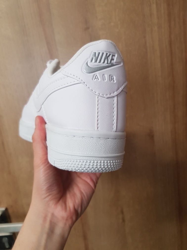 Nike Air Force rozmiar 41 białe nowe