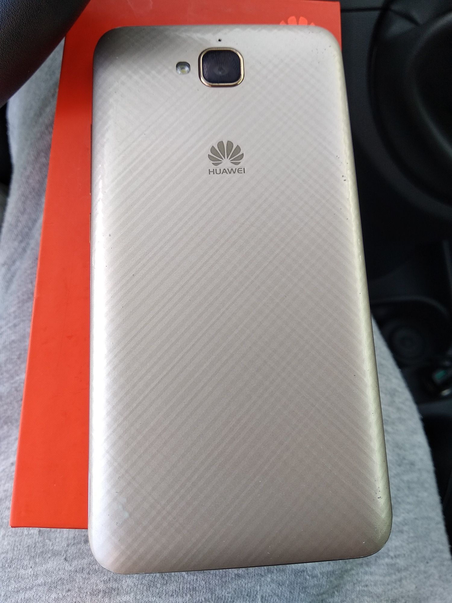 Мобільний телефон Huawei Y6 PRO, 2/16G, у відмінному стані