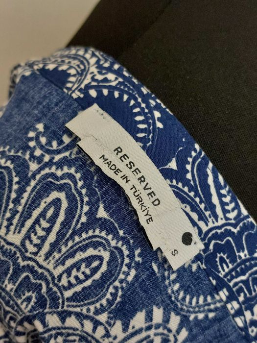 Niebieska bluzka w białe, à la greckie wzory, S