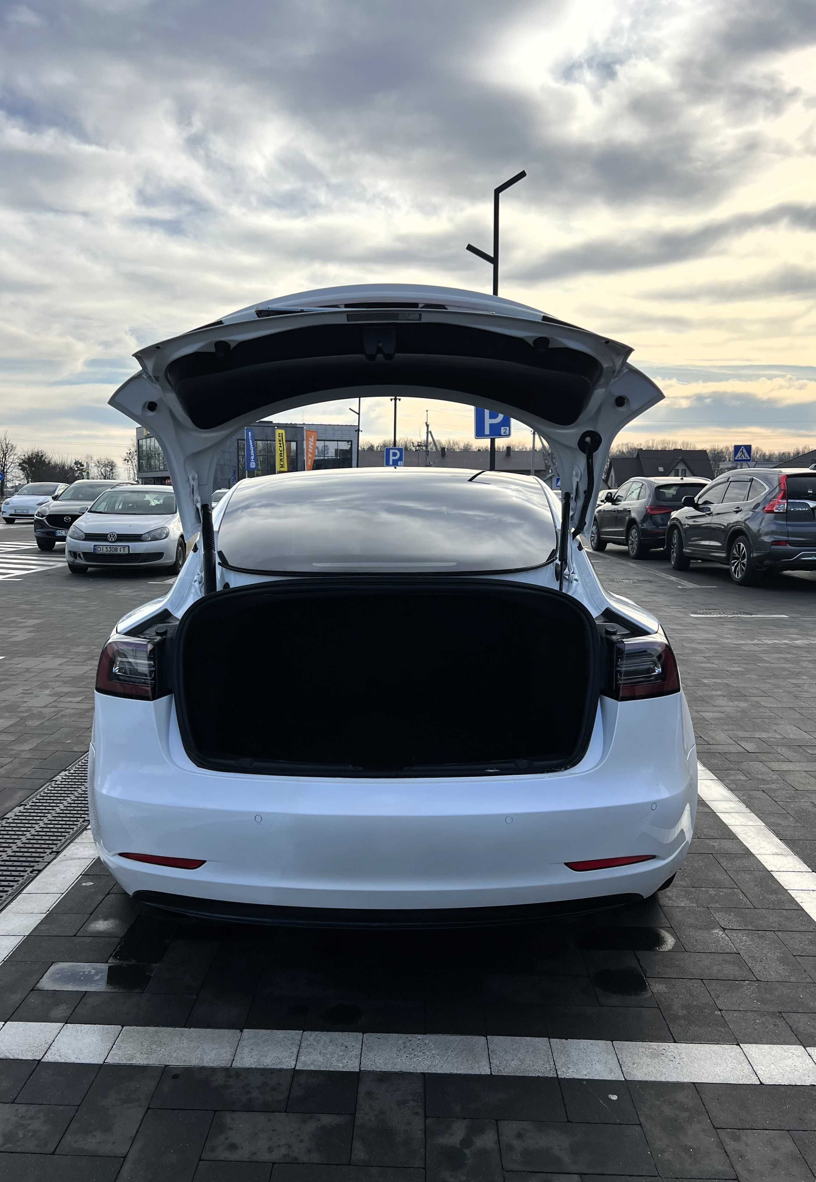 Tesla Model 3 Long Range Dual Motor AWD 2021 рік