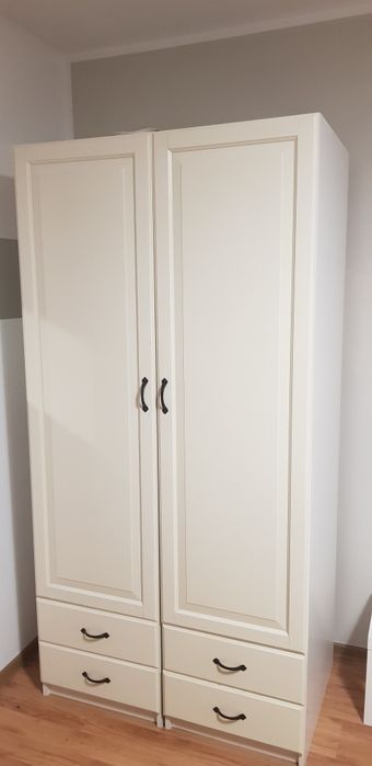 Wynajme pietro duzego budynku mieszkalnego