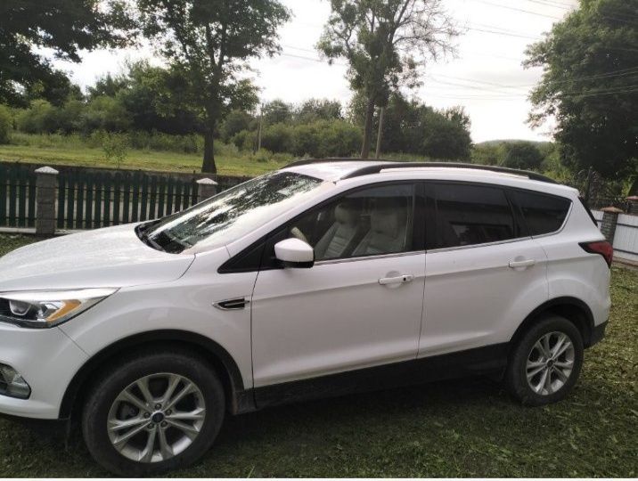 Продається автомобіль форд ескейп 2019 р