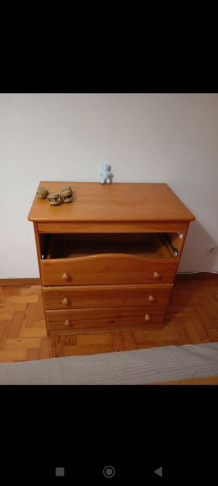 Cómoda infantil de madeira