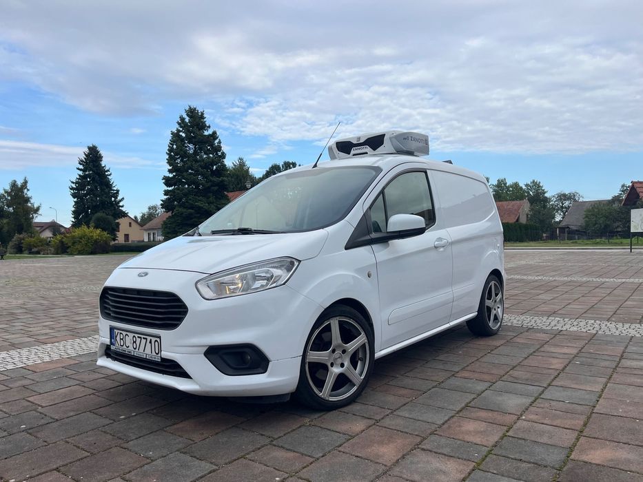 Ford Transit Courier  Chłodnią, mały przebieg