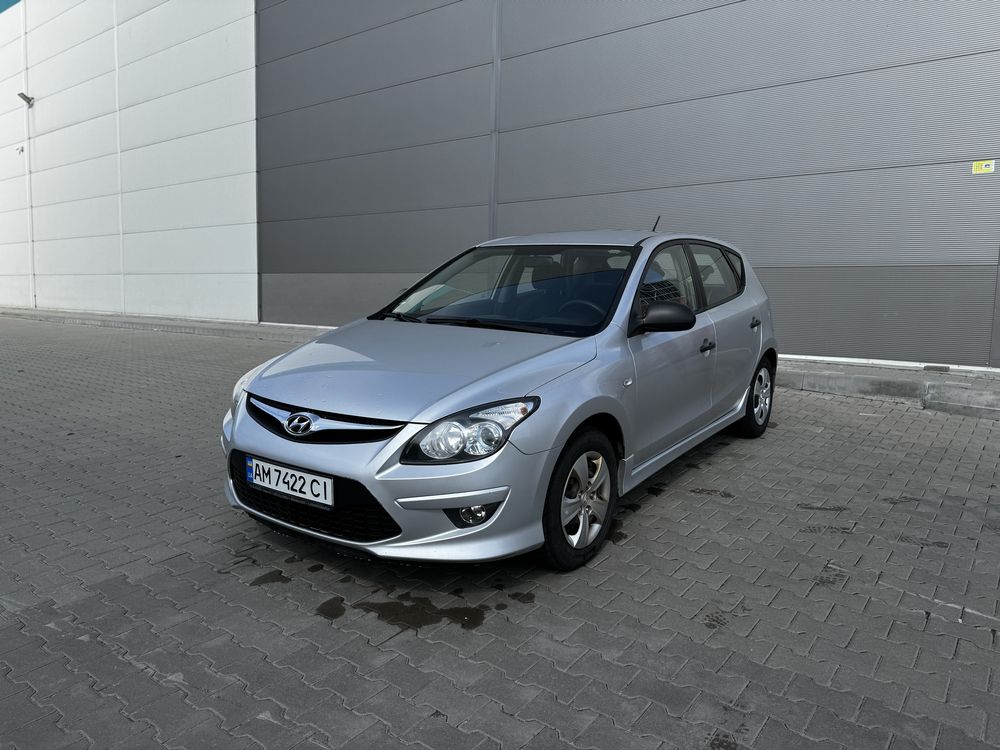 Продам Hyundai i30 2011 р.  1.4 газ/бензин