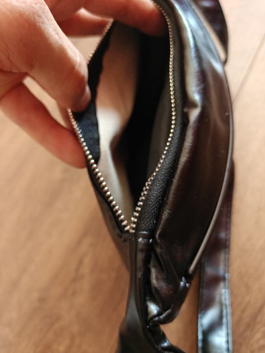 KOCHMANSKI nerka saszetka damska na biodro czarna