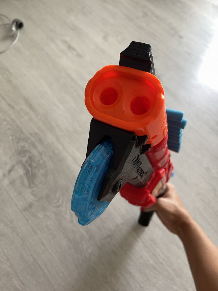 Pistolet Nerf i 43 naboje