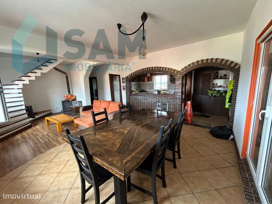 Moradia T3+1 com Garagem e Logradouro
