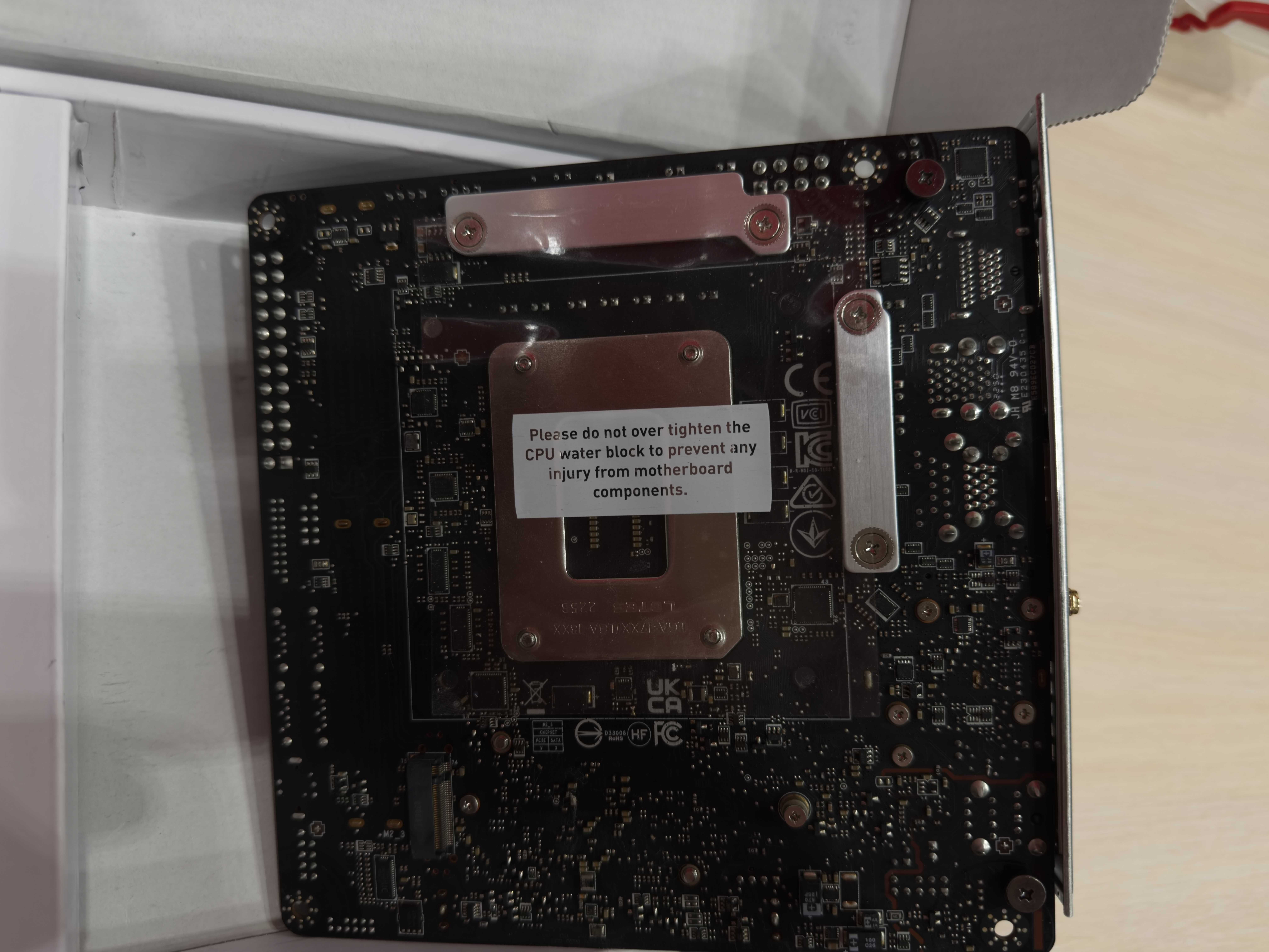 Материнская плата MSI MPG Z790I EDGE WIFI Intel s1700 DDR5