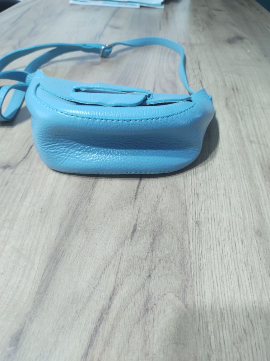 Torebka damska półksiężyc błękitna nowa ,Zara.