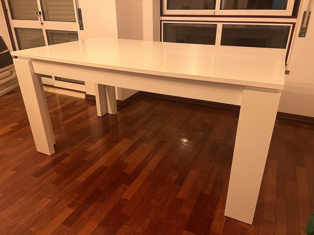 Mesa de sala de jantar extensilvel