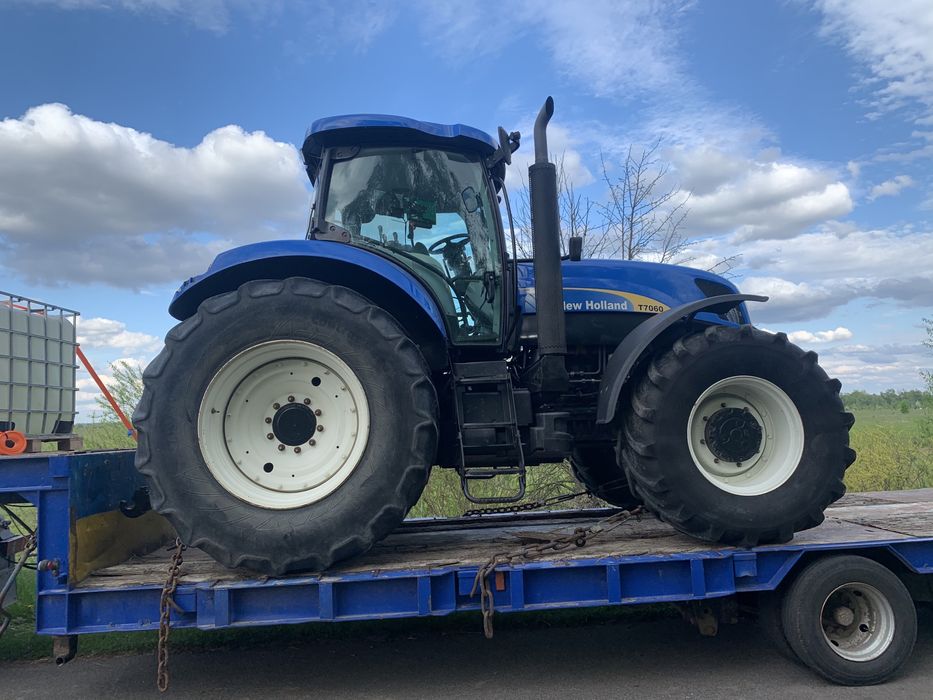 Трактор New Holland T7060