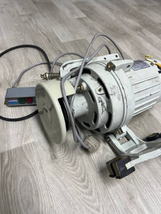 Електродвигун мотор для швейноі машинки Сіруба Siruba