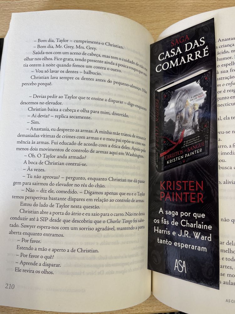 As Cinquenta Sombras Livre de E L James. Ofereço os portes de envio.