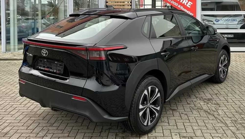 Бампер Toyota bz4X Comfort Тойота двері фари розборка шрот