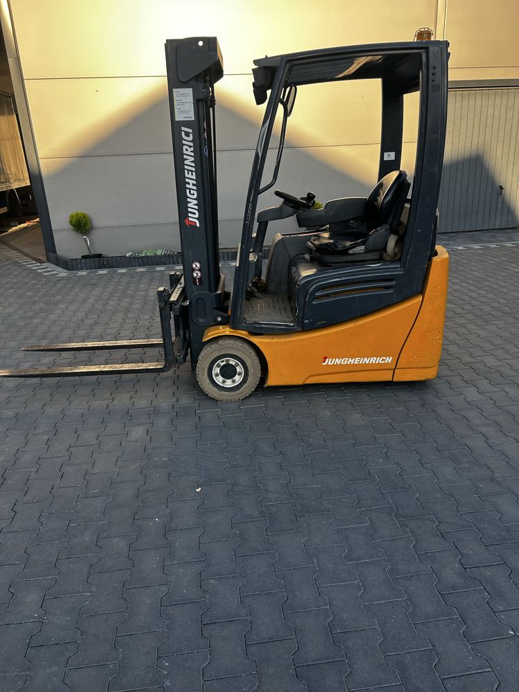 Wózek widłowy elektryczny elektryk Jungheinrich EFG 213 216k triplex
