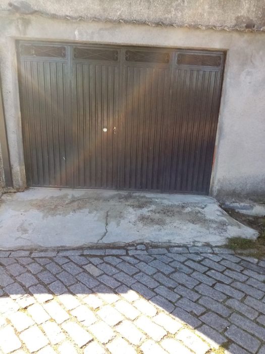 Garagem e arrumos