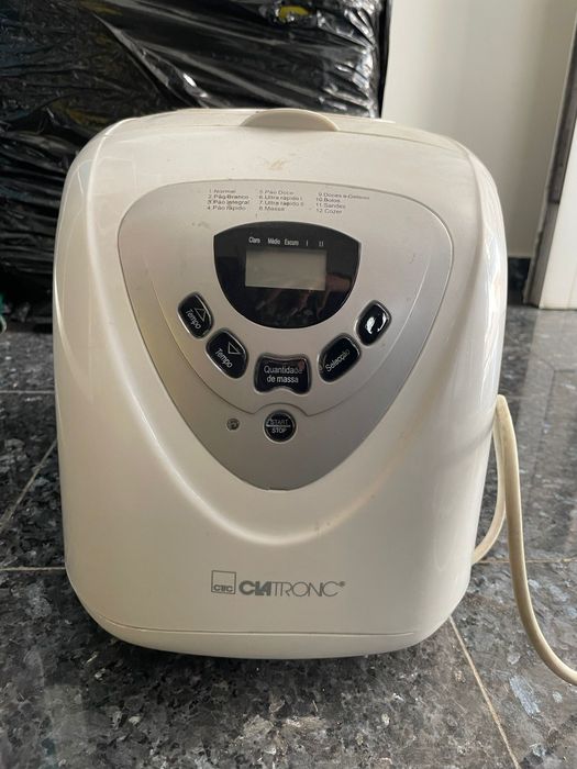 Máquina de fazer pão Clatronic BBA 2605