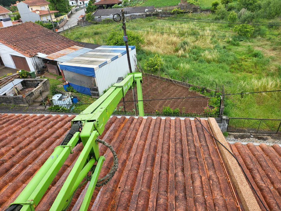 Maquina elevatória articulada niftylift H15 4x4