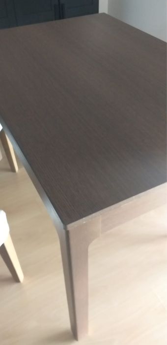 Mesa sala com cadeiras