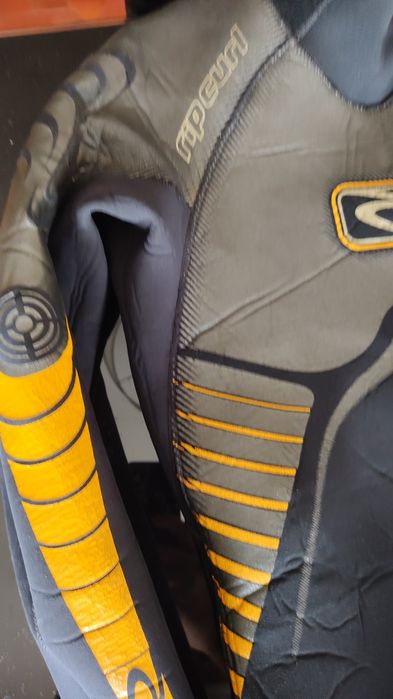 Fato Rip Curl Raptor 4:3. Tamanho L