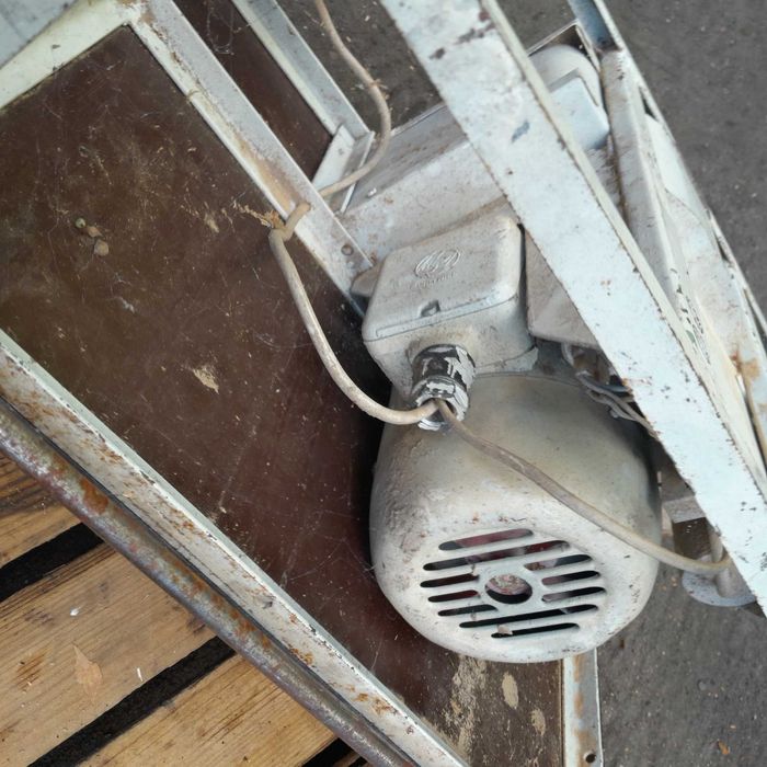 piła  krajzega 220 volt sprawna