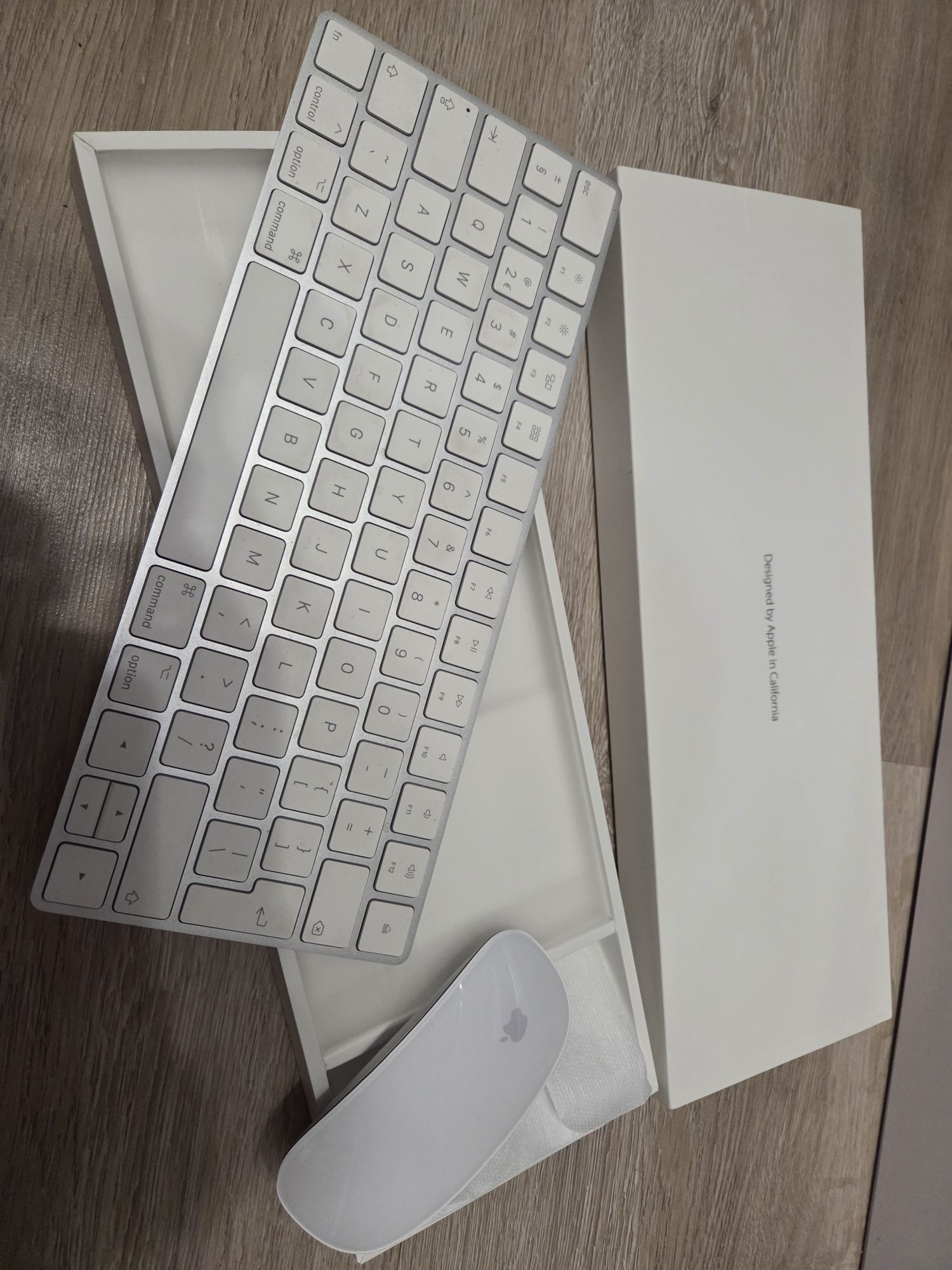 Apple Mac mini + magic keyboard, magic mouse.  Jak nowy.