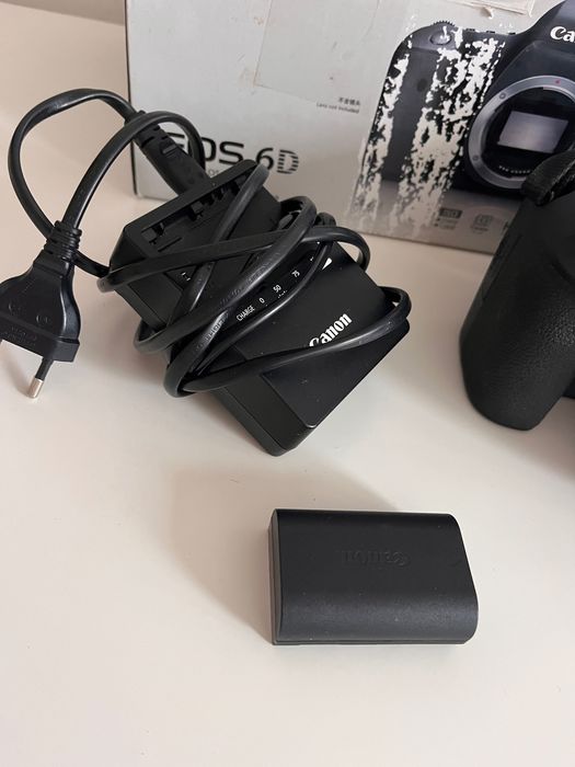 Фотокамера canon 6d +обʼєктив 50мм f/1,8