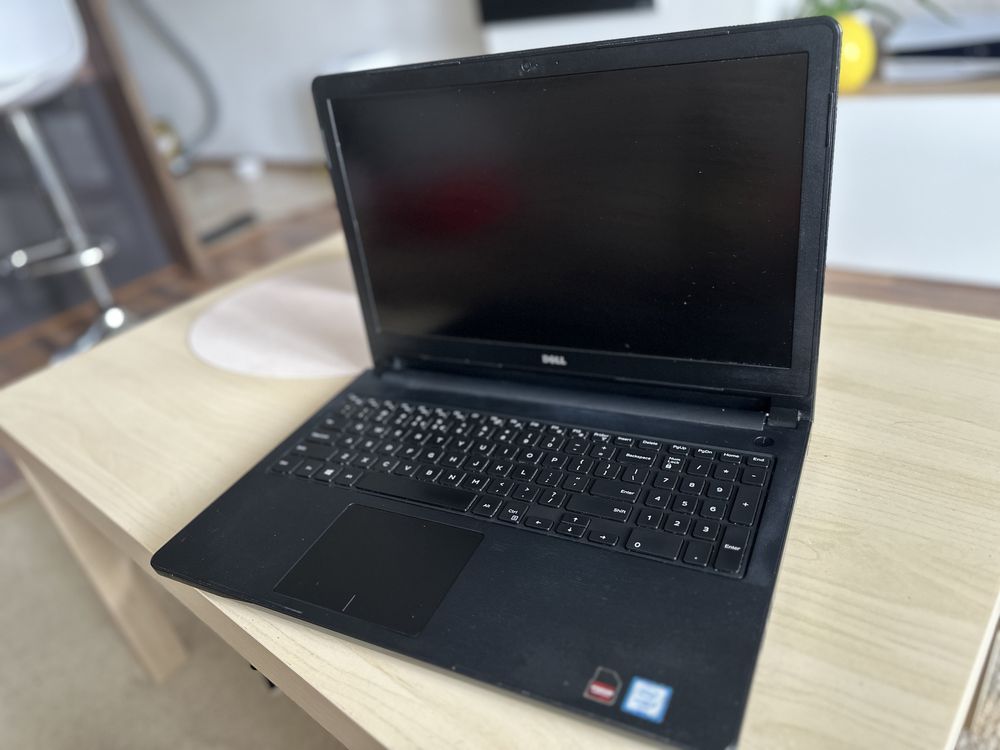 Laptop Dell Vostro 3559 i7-6500U /8GB RAM / 512 GB SSD W10Pro