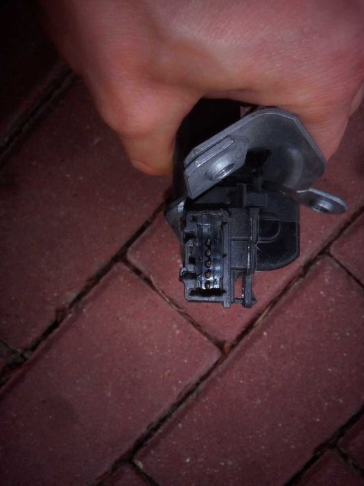 Tapicerka, wiązki elekt., zamek klapy bagażnika Ford Escape mk4 2020+