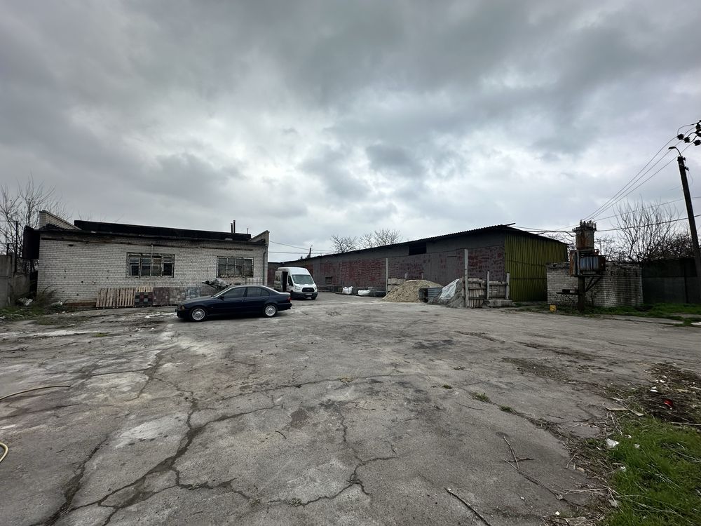 Продаж складських та виробничих приміщень м.Підгородне.