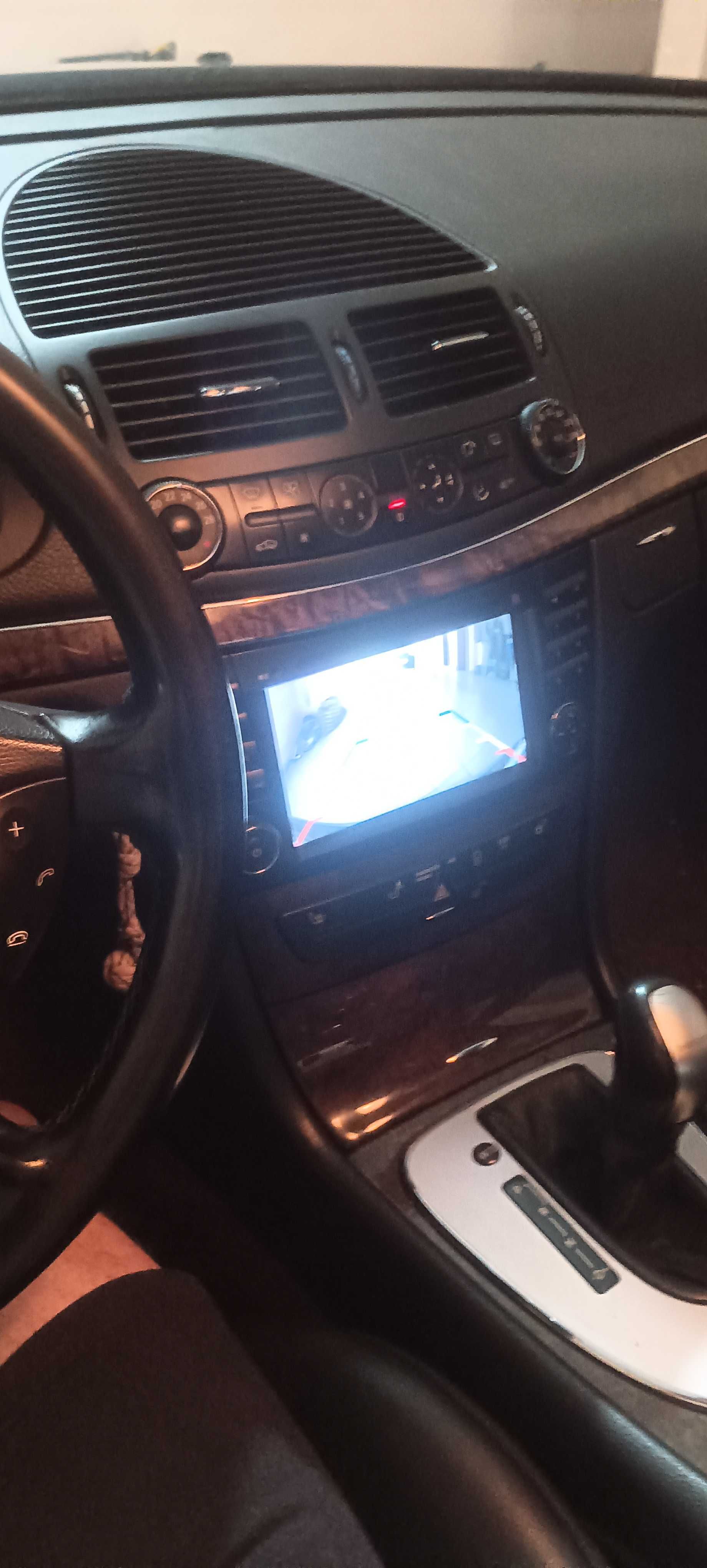 Mercedes E220 - W211