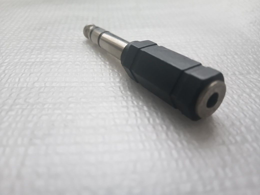 Adaptador Audio Jack 3,5 mm (F) – 6,35 mm (M)