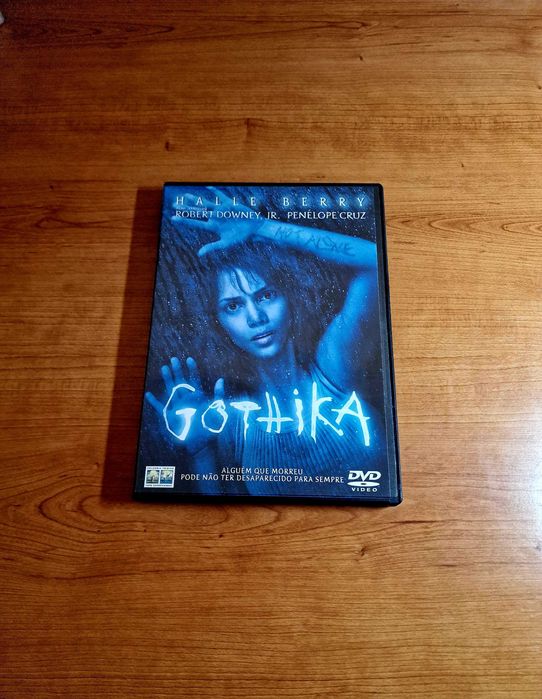 GOTHIKA (Halle Berry/Penélope Cruz/Robert Downey Jr) NOT ALONE...