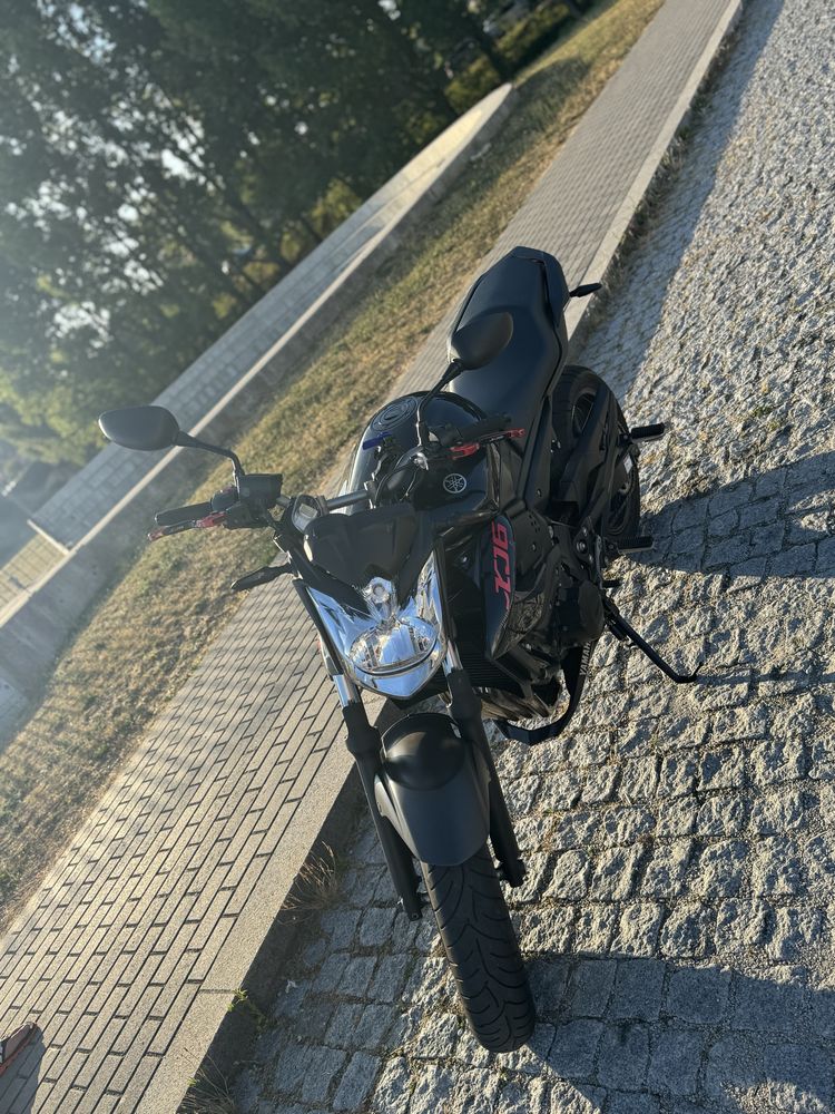 Yamaha xj6 2012..