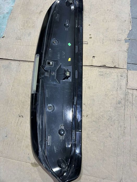 Lexus RX 330 спойлер задньої двері