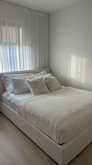 Łóżko z pojemnikiem Boucle 180 x 200 cm BEZ MATERACA