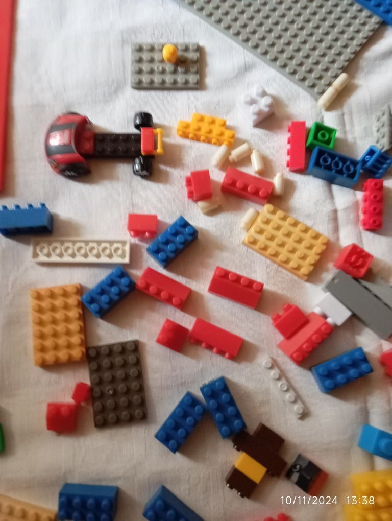 Peças de construção.Não é Lego.
