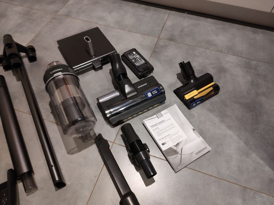 Odkurzacz bezprzewodowy Samsung Jet 95 Pet VS20C9542TN/GE,pionowy.