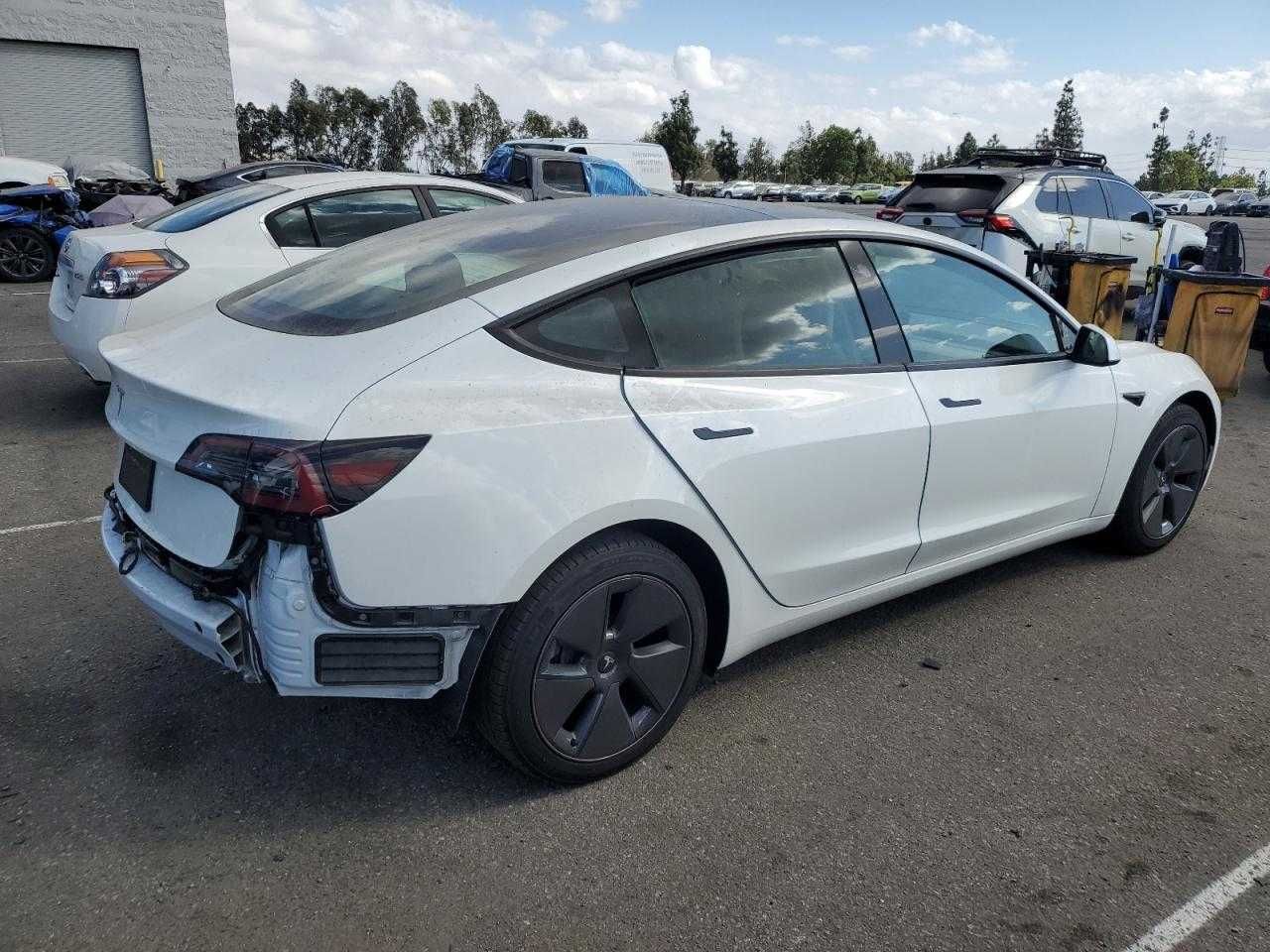 Tesla Model 3 2023 -