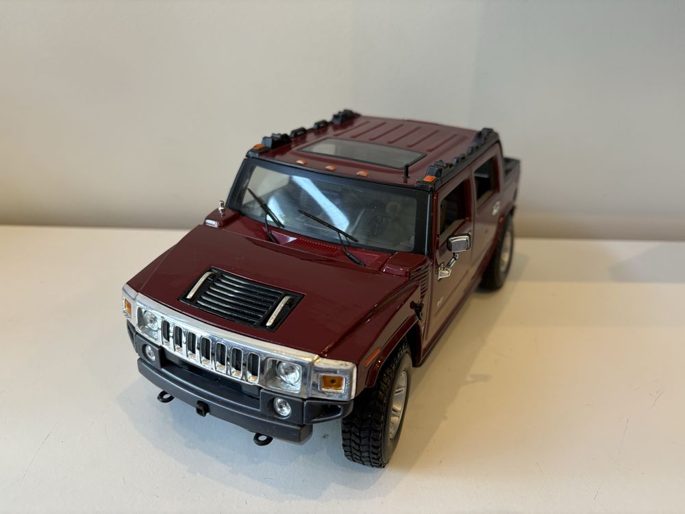 Model Hummer H2 1:18 Maisto (bburago welly)