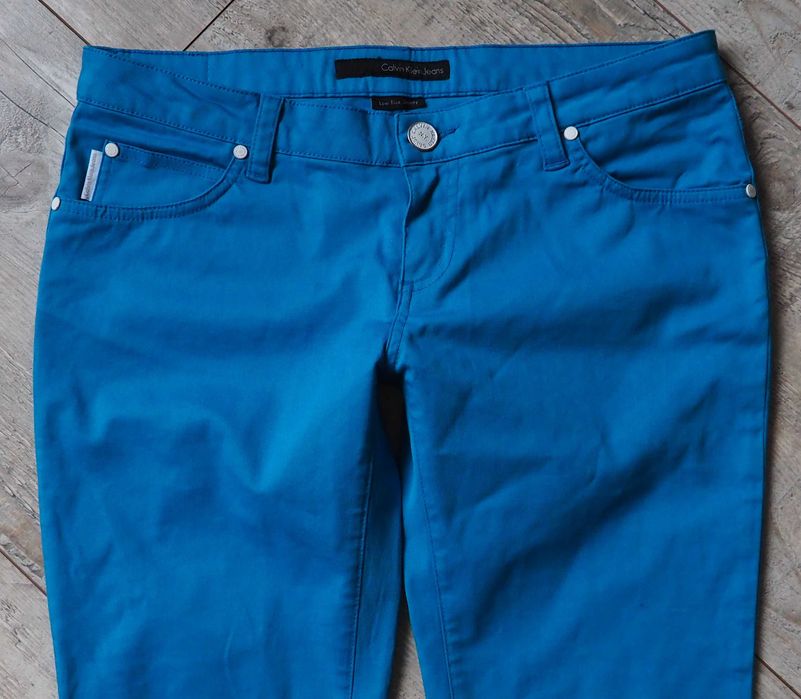 Calvin Klein_low rise_jeansy niebieskie_rozmiar 32